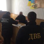 На Тернопільщині працівник поліції допоміг семи водіям уникнути покарання за керування автомобілем у стані алкогольного сп’яніння