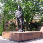 У Тернополі помиють пам’ятник Івана Франка