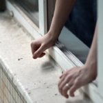 На Тернопільщині у дитячому таборі дитина випала з вікна другого поверху