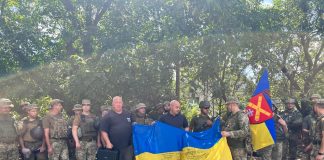 Міський голова Тернополя відзначив День прапора на фронті з нашими Героями-захисниками