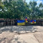 Мер Тернополя відзначив День прапора на фронті з нашими Героями-захисниками