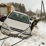 Через негоду на Тернопільщині забуксував автобус, упало дерево і травмувалася людина