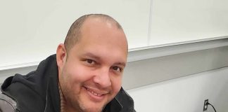 Перуанець Луїс Запата вчить українську мову за книжками українських авторів