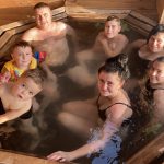 «Жартую, що варимо людей», – підприємець облаштував купелі, які використовували древні римляни