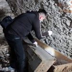 На Тернопільщині знайшли розграбовані поховання, людські рештки, скидані на купу