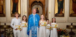 Отець Степан Лилак об’їздив світ. Його вірші опублікували в Арабських Еміратах