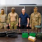 Передали нашим захисникам на передову РЕБ та антидронову рушницю, які виготовили тернопільські спеціалісти – Сергій Надал