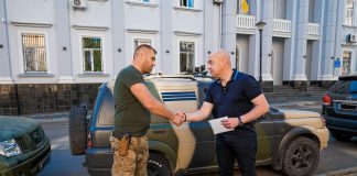 На передову вирушив позашляховик, який купили працівники міської ради та депутати – Сергій Надал