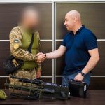 Антидронову рушницю для наших захисників від тернопільських спеціалістів передали на фронт – Сергій Надал