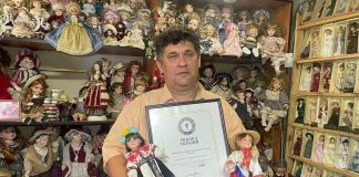 Сергій Коноваленко зібрав понад півтори тисячі порцелянових ляльок: деяким 150 років