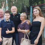 Колишні однокурсники випадково зустрілися на святі Першого дзвоника своїх внуків