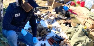 Тернопільське управління СБУ ліквідовало канал збуту трофейної російської зброї криміналітету