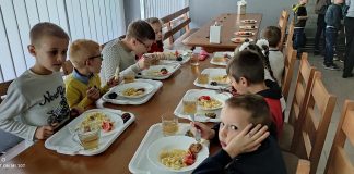 Усі школярі початкових класів у Тернополі харчуватимуться безкоштовно