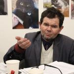 Ярослав Дзісяк з Чорткова роками колекціонує банкноти, монети, марки і листівки