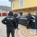 На Тернопільщині чоловіки продавали автомобілі, які були для ЗСУ
