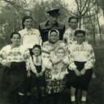 Штучний інтелект оживив сторічні фото людей з Тернопільщини у вишиванках