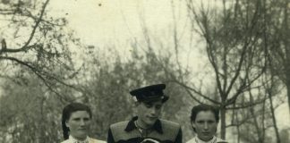 Штучний інтелект оживив сторічні фото людей з Тернопільщини у вишиванках