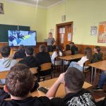 У 27 навчальних закладах Тернопільщини прокурори розповіли про шкоду наркотика «Кратом»