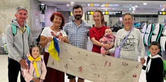 Українки популяризують вишивку і стародавню техніку декорування тканини на Кіпрі