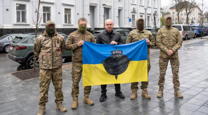 Тернопіль передав три автомобілі Renault Duster для бійців спецпідрозділу «Артан»