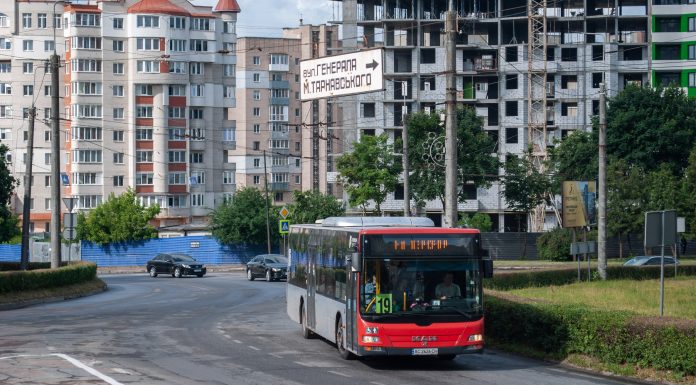 Підтоплення на Коновальця у Тернополі: місто вимагає від забудовника виконати технічні умови та прокласти колектор для відведення дощових вод