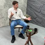 Лікар з Тернопільщини зібрав вислови, як відповідати на запитання “як справи”