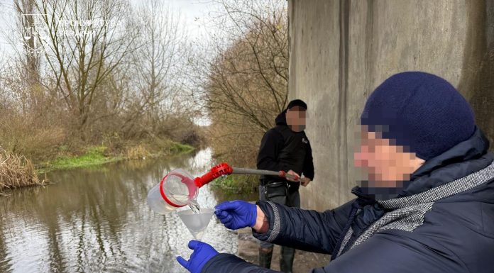Забруднення річки зі збитками довкіллю на понад 1,2 млн грн – підозрюють директора комунального підприємства на Тернопільщині