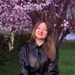 Манікюр не завада – студентка з Тернопільщини з 12 років доїть корів