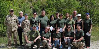 Жителі Лопушненської громади завершили курс національного спротиву і отримали сертифікати (фото)