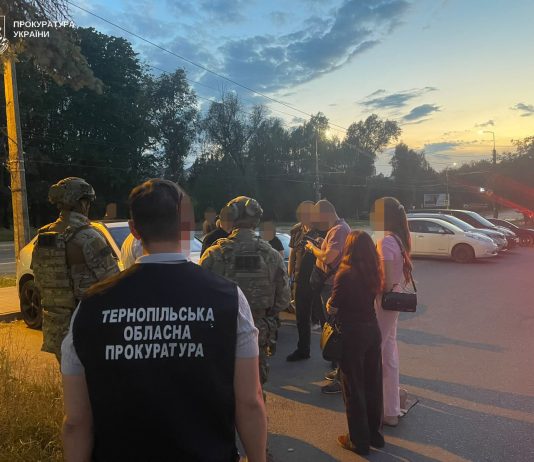 На Тернопільщині адвокат допомагав ухилянтам втікати з країни